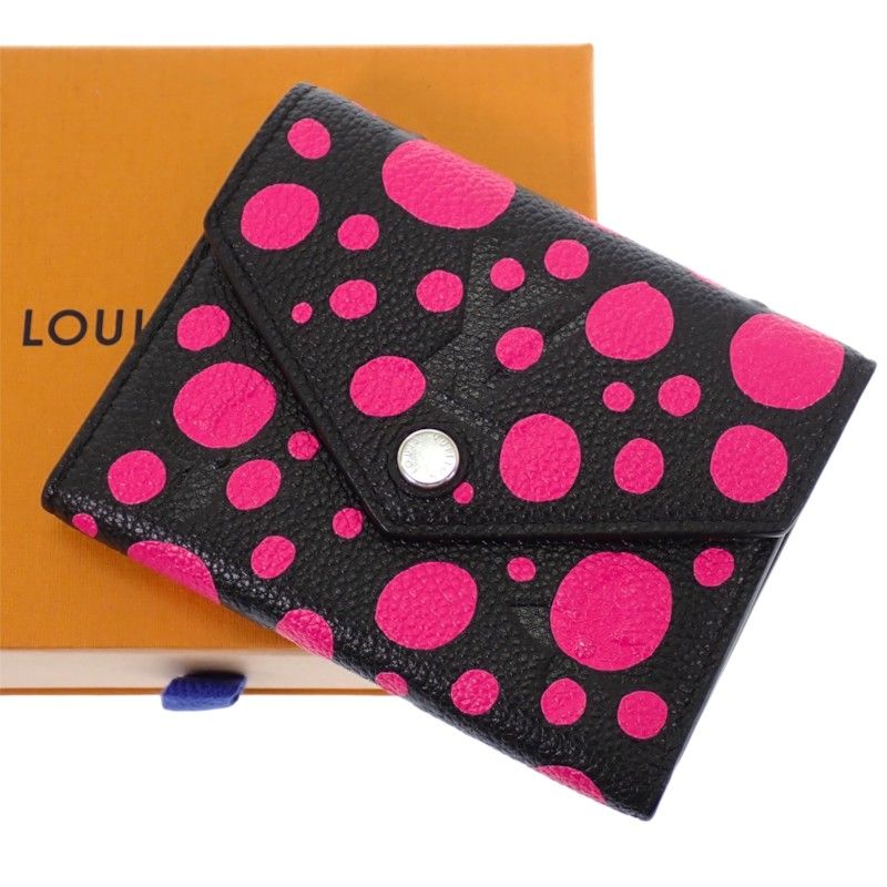 ルイヴィトン LOUIS VUITTON ポルトフォイユ・ヴィクトリーヌ 草間彌生 M81956 LV×YKコレクション 二つ折り財布 モノグラムアンプラント ブラック 黒 ピンク シルバー金具 レディース【中古】【ABランク】