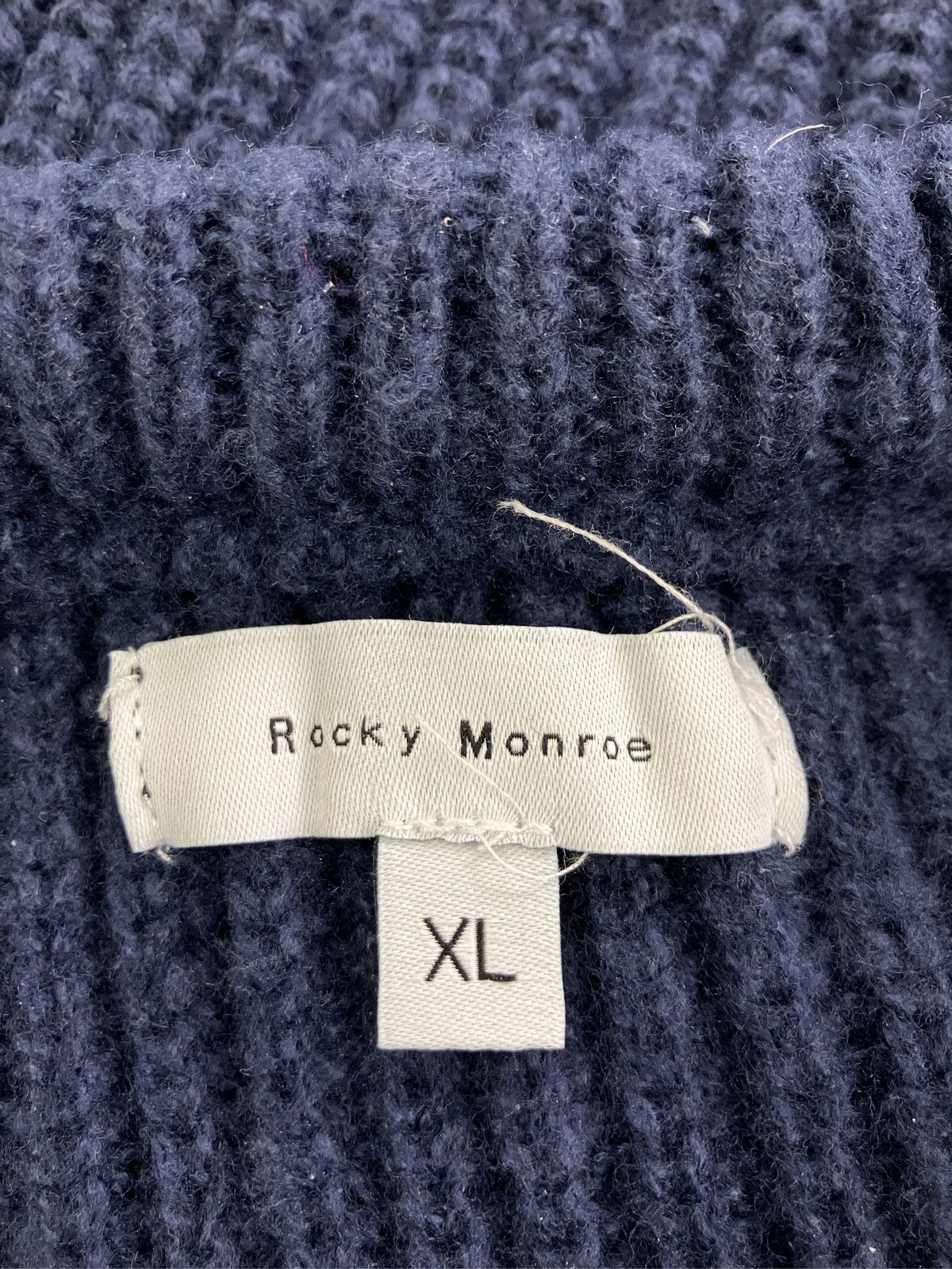 https://assets.mercari-shops-static.com/-/large/plain/2JWqtk8KCnaxpZqgchFY7q.jpg@jpg
