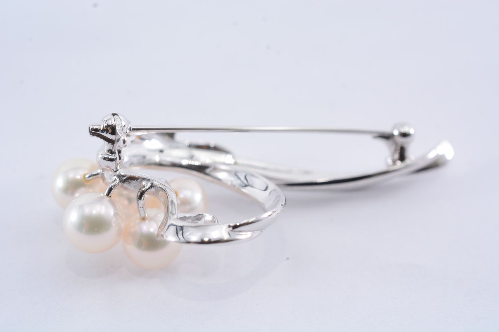 MIKIMOTO ミキモトブローチ パール アコヤ真珠 5珠 シルバー 銀色