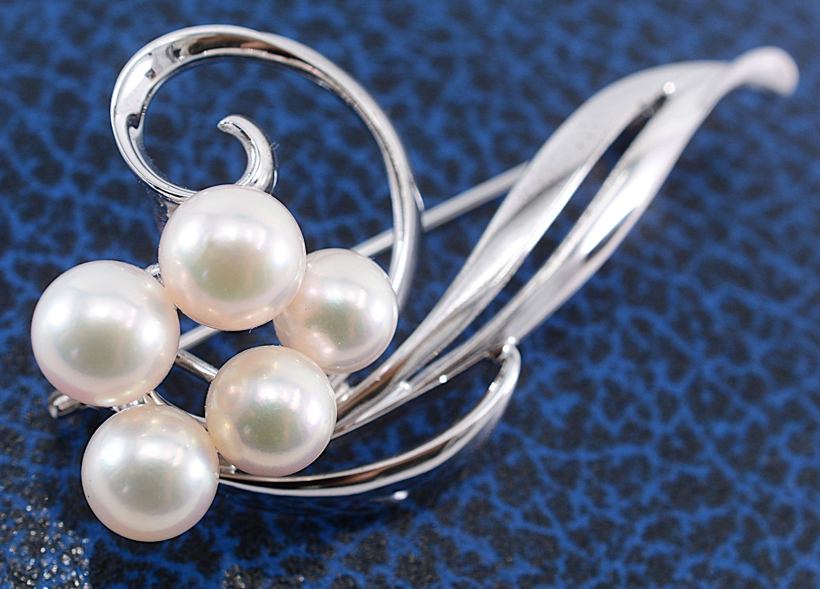 MIKIMOTO ミキモトブローチ パール アコヤ真珠 5珠 シルバー 銀色