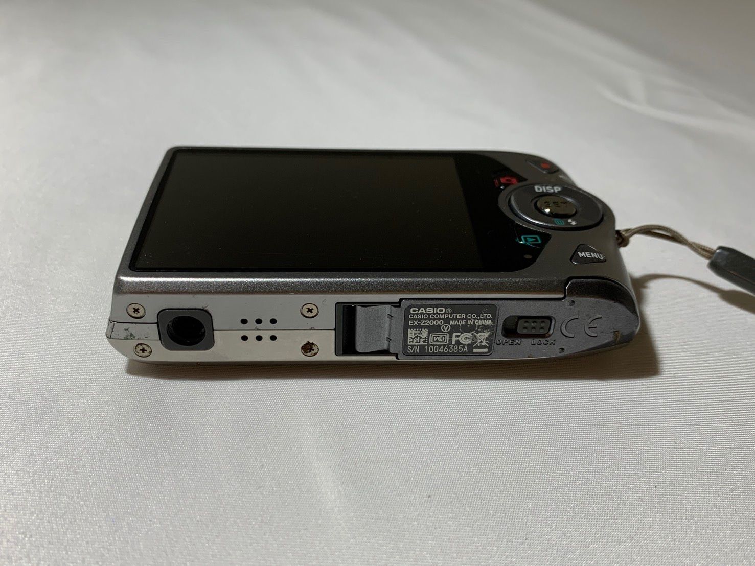 3952 Casio EXILIM EX-Z2000 シルバー ジャンク品 デジカメ【ネ