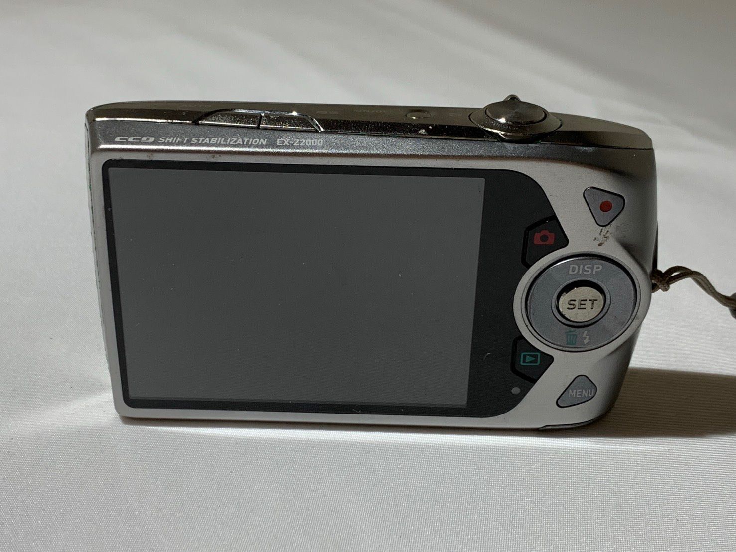 3952 Casio EXILIM EX-Z2000 シルバー ジャンク品 デジカメ【ネ