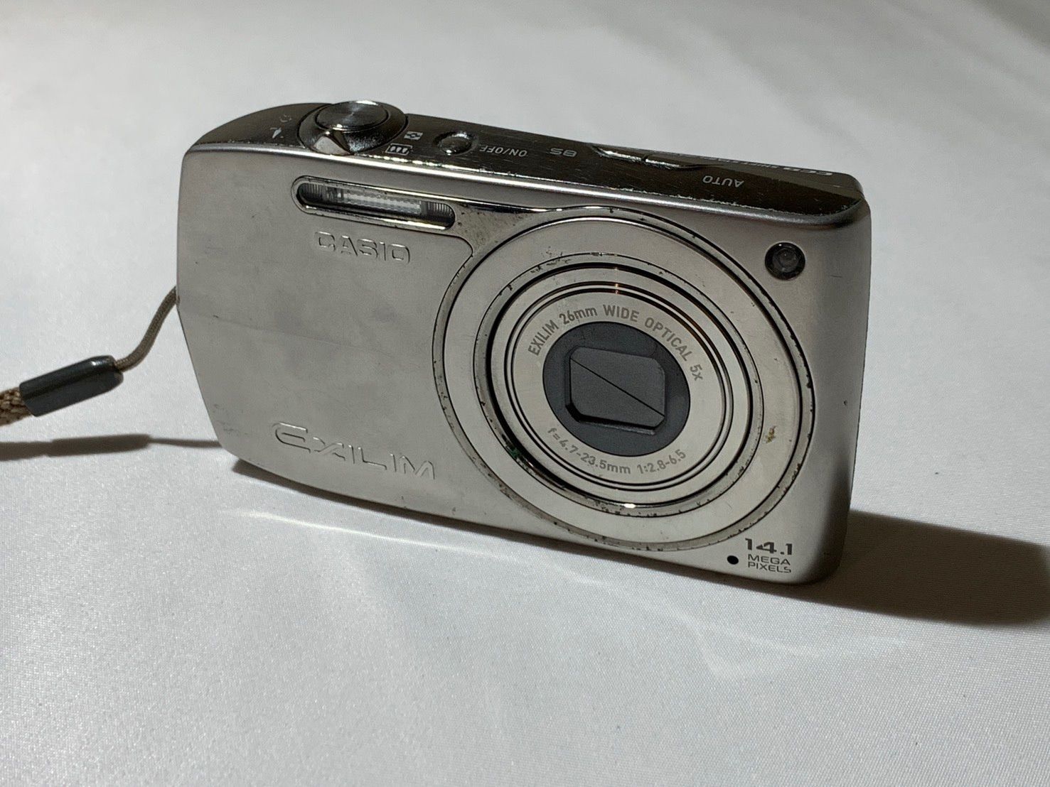 3952 Casio EXILIM EX-Z2000 シルバー ジャンク品 デジカメ【ネ