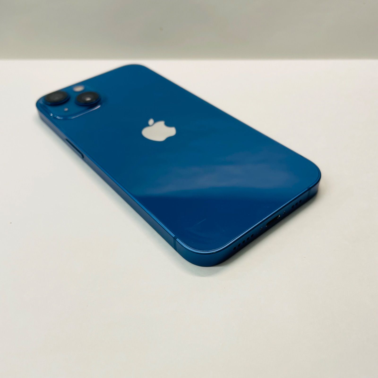 iPhone 13 128GB SIMフリー やや傷や汚れあり - メルカリ