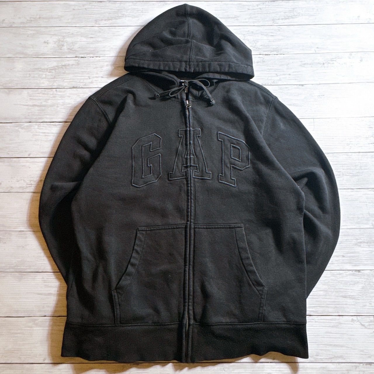 人気ブランド】GAP ZIP HOODIE ギャップ ブラック 黒 GAPロゴ トーナル 
