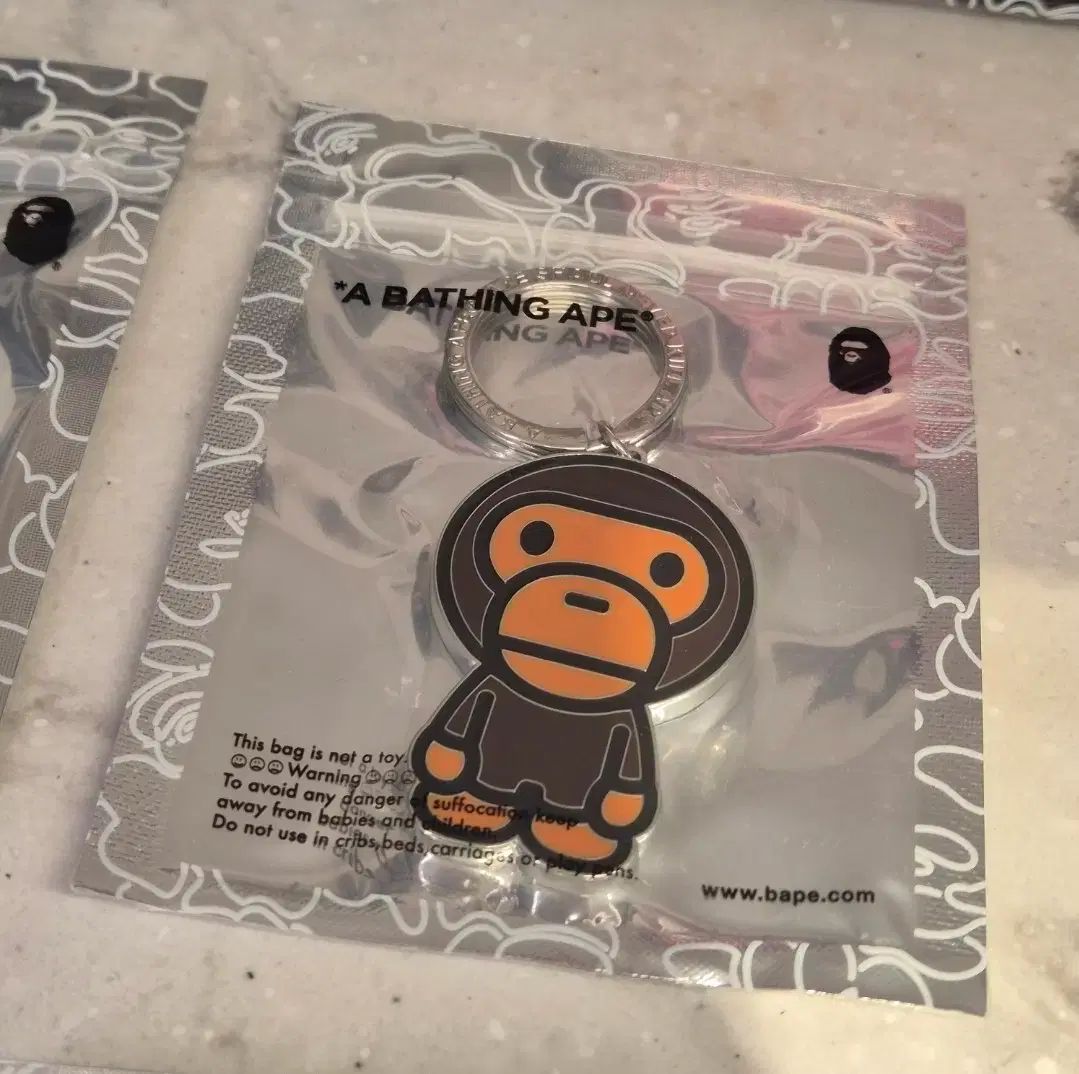 A BATHING APE アベイシングエイプ スタンディング ベイビー マイロ