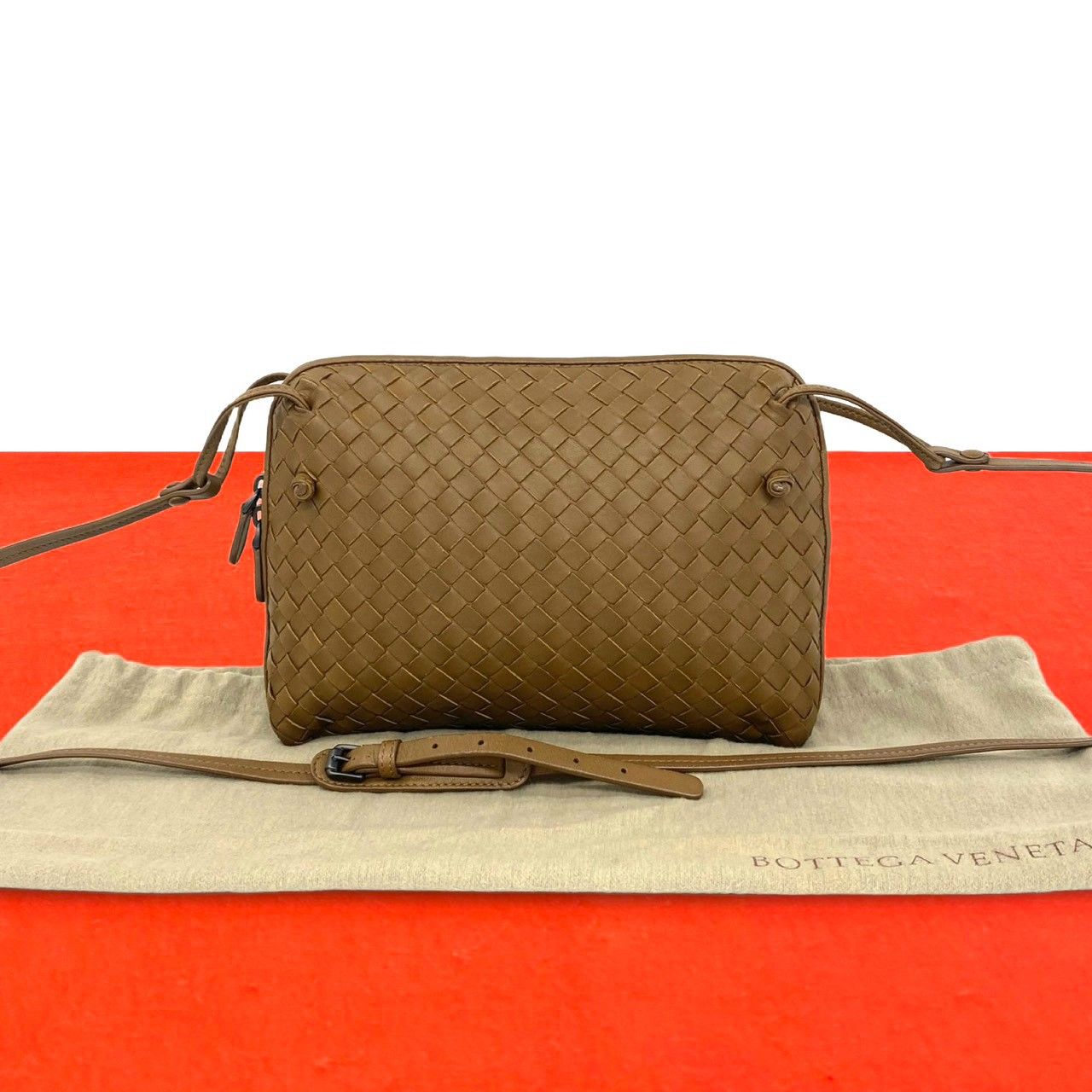 極 美品 BOTTEGA VENETA ボッテガヴェネタ イントレチャート レザー 本革 ショルダーバッグ ポシェット レディース ブラウン 62676