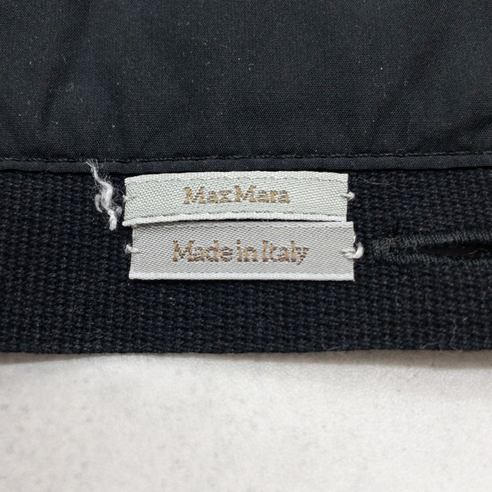 MaxMara The Cube. マックスマーラ ザキューブ フードトリム ライン 