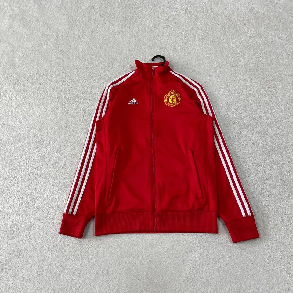90 adidas MANCHESTER UNITED FC(マンチェスター・ユナイテッドFC) レッド トラックジャージ ジャージ 赤白 9,842円