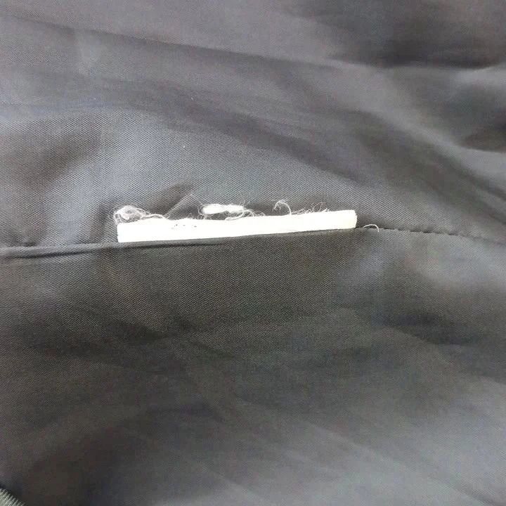https://assets.mercari-shops-static.com/-/large/plain/2JX6LCjmKkd7fd2Q9BXvt4.jpg@jpg