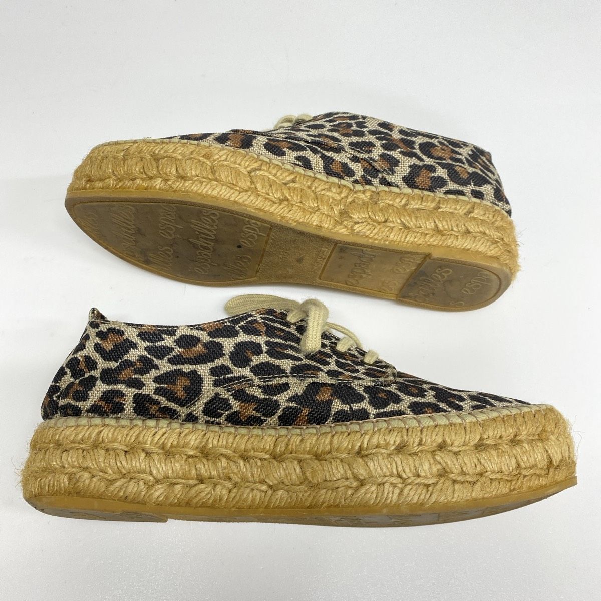 https://assets.mercari-shops-static.com/-/large/plain/2JX6Z5uSiPwEqFrVBh7Zcm.jpg@jpg