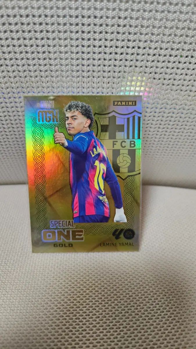 パニーニ ラミン・ヤマル サッカー カード 2026/27 SPECIAL ONE GOLD パラレル 30,869円