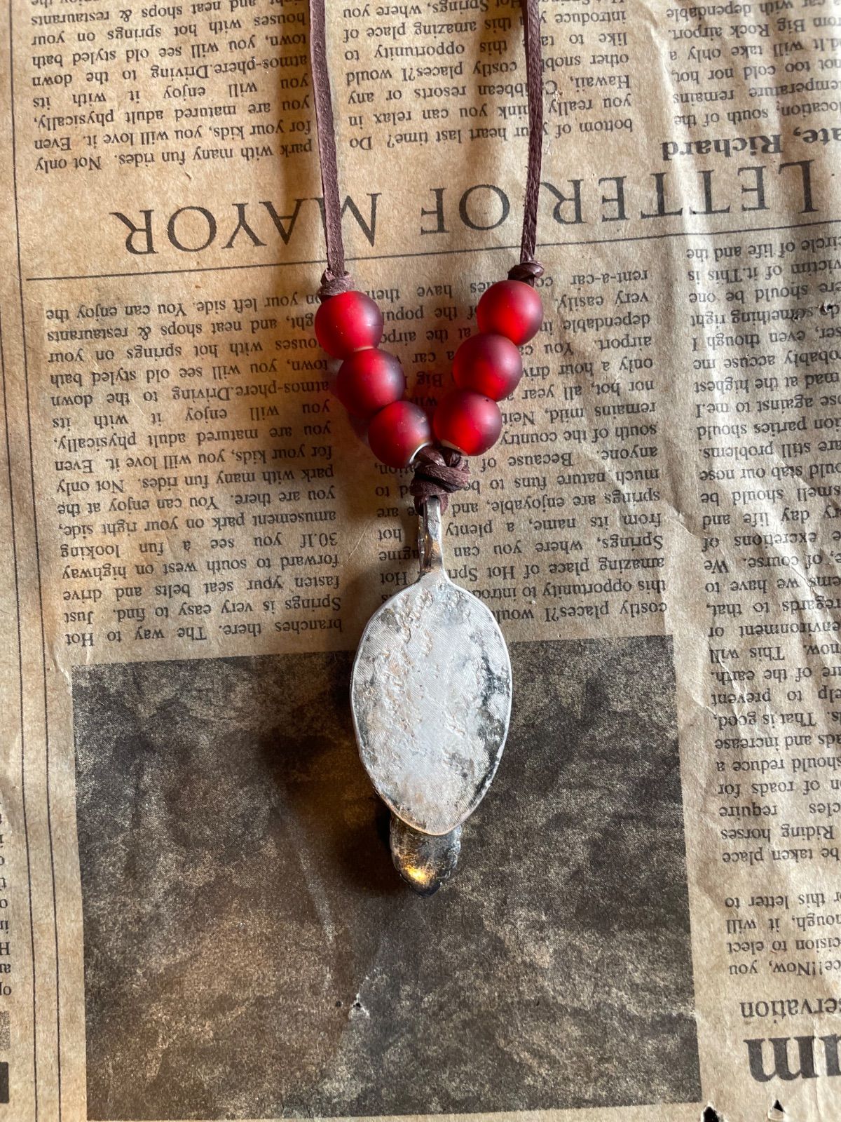 Vintage spoon pendant in nickel silver (GAW, white-heart beads × deerskin cord) 5