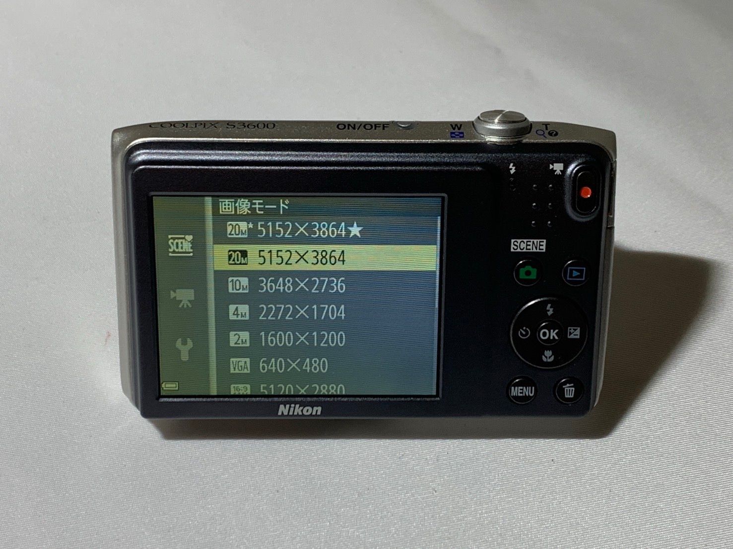 4079 Nikon COOLPIX S3600 シルバー 動作確認済み デジカメ【ネ