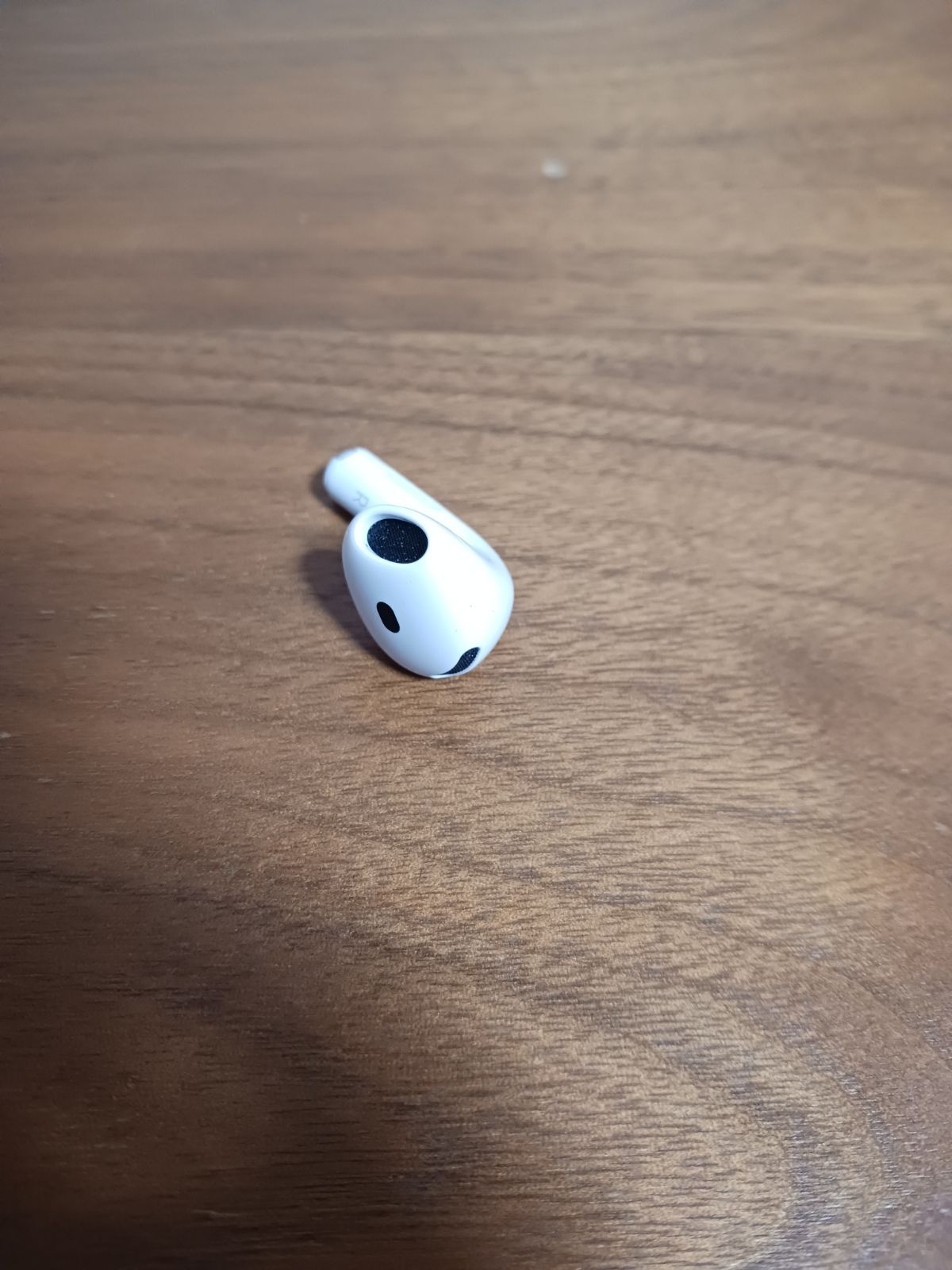 正規品）Apple AirPods 4世代 片耳 R片方 右耳 ノイズキャンセリング