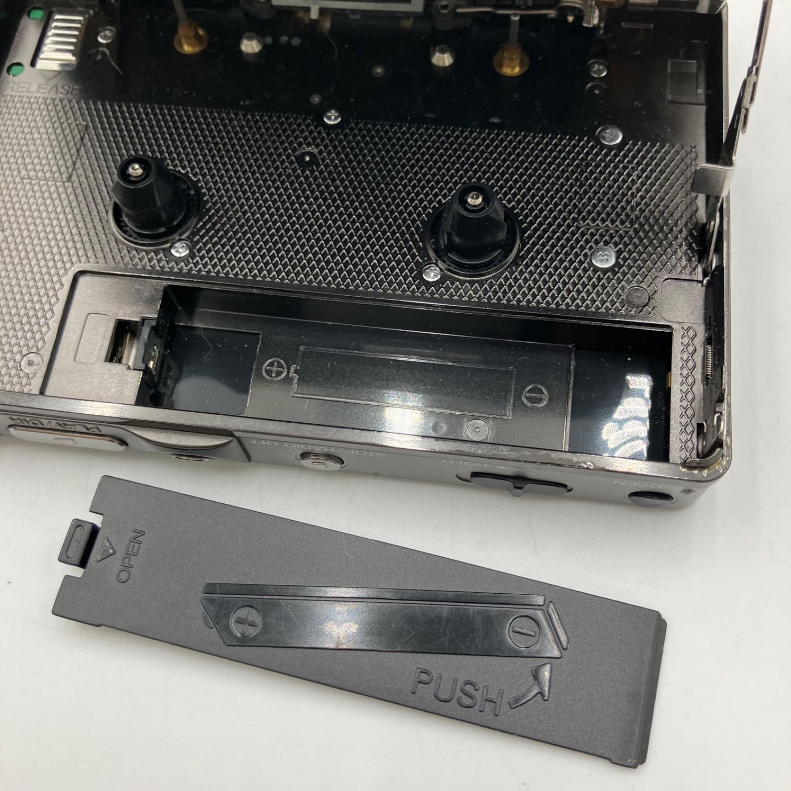 GA3759 SONY WALKMAN WM-F702 ソニー ポータブルカセットプレイヤー