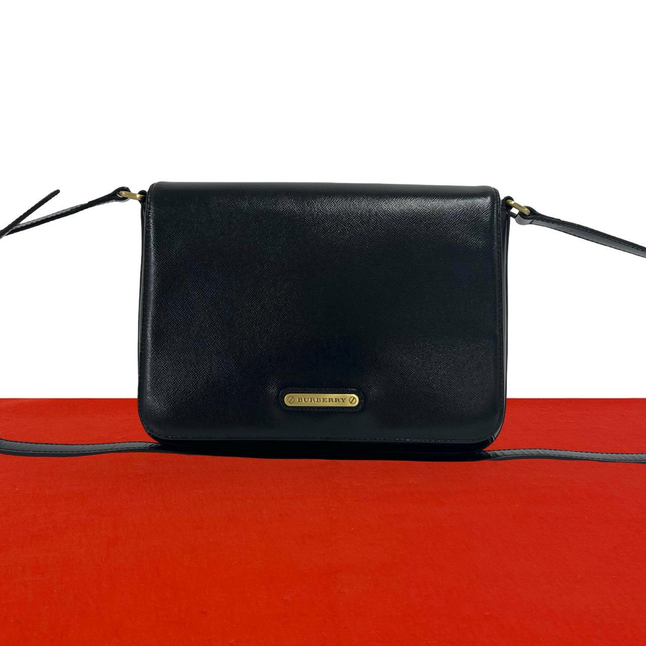 極 美品 BURBERRY バーバリー ノバチェック 柄 ロゴ 金具 レザー 本革