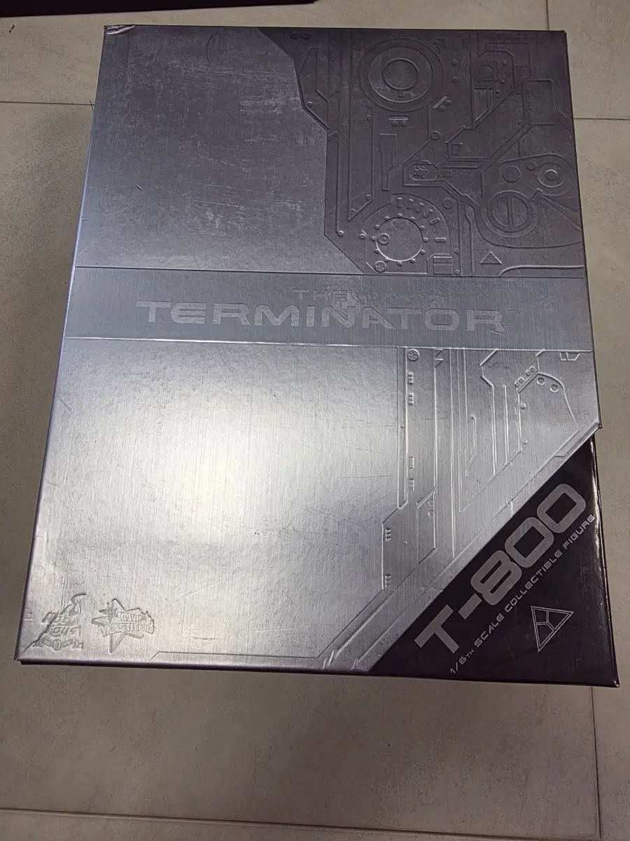 ホットトイズ ターミネーター1 T-800 1/6スケール フィギュア