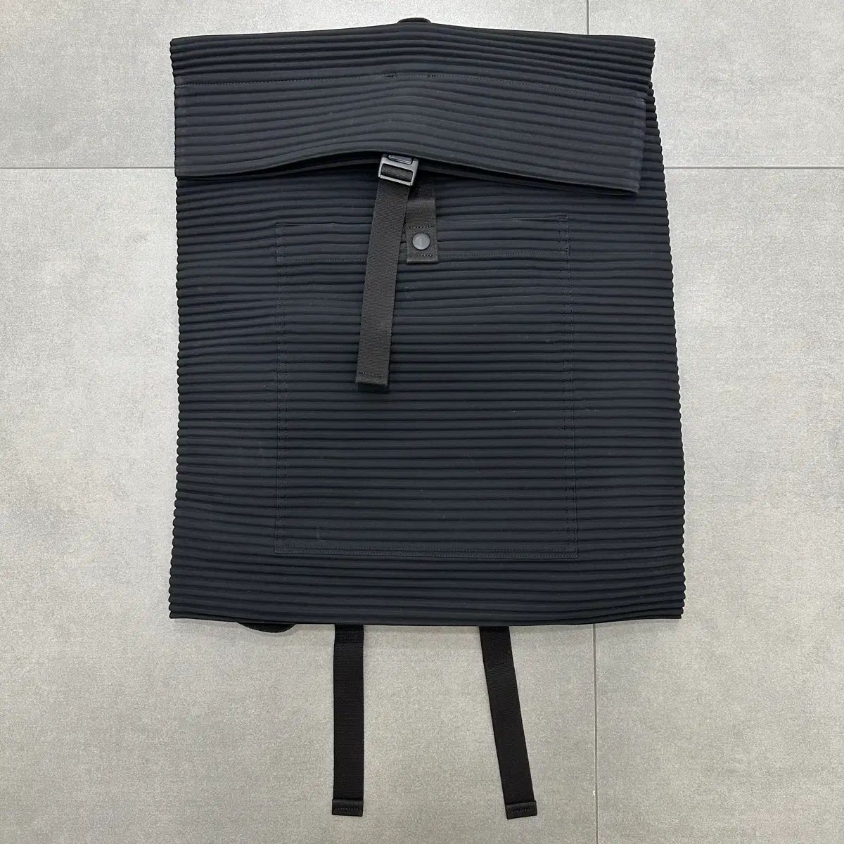 HOMME PLISSÉ ISSEY MIYAKE プリーツ バックパック ブラック 44,032円