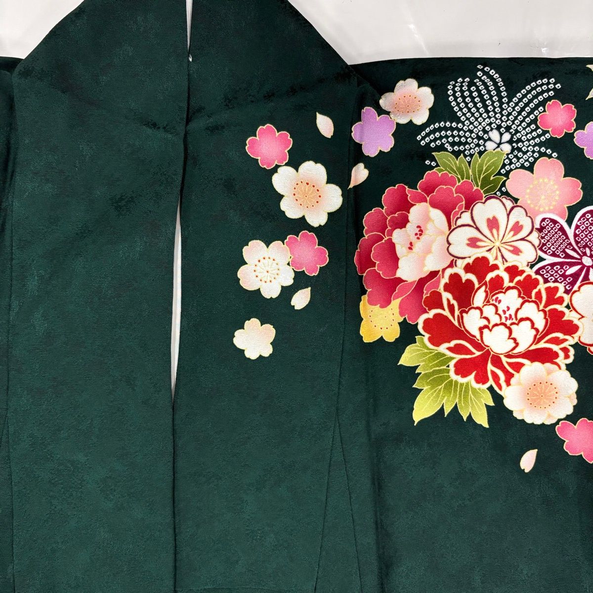 美品】 振袖 身丈163cm 裄丈67.5cm L 袷 牡丹 桜 金糸 染め分け 深緑