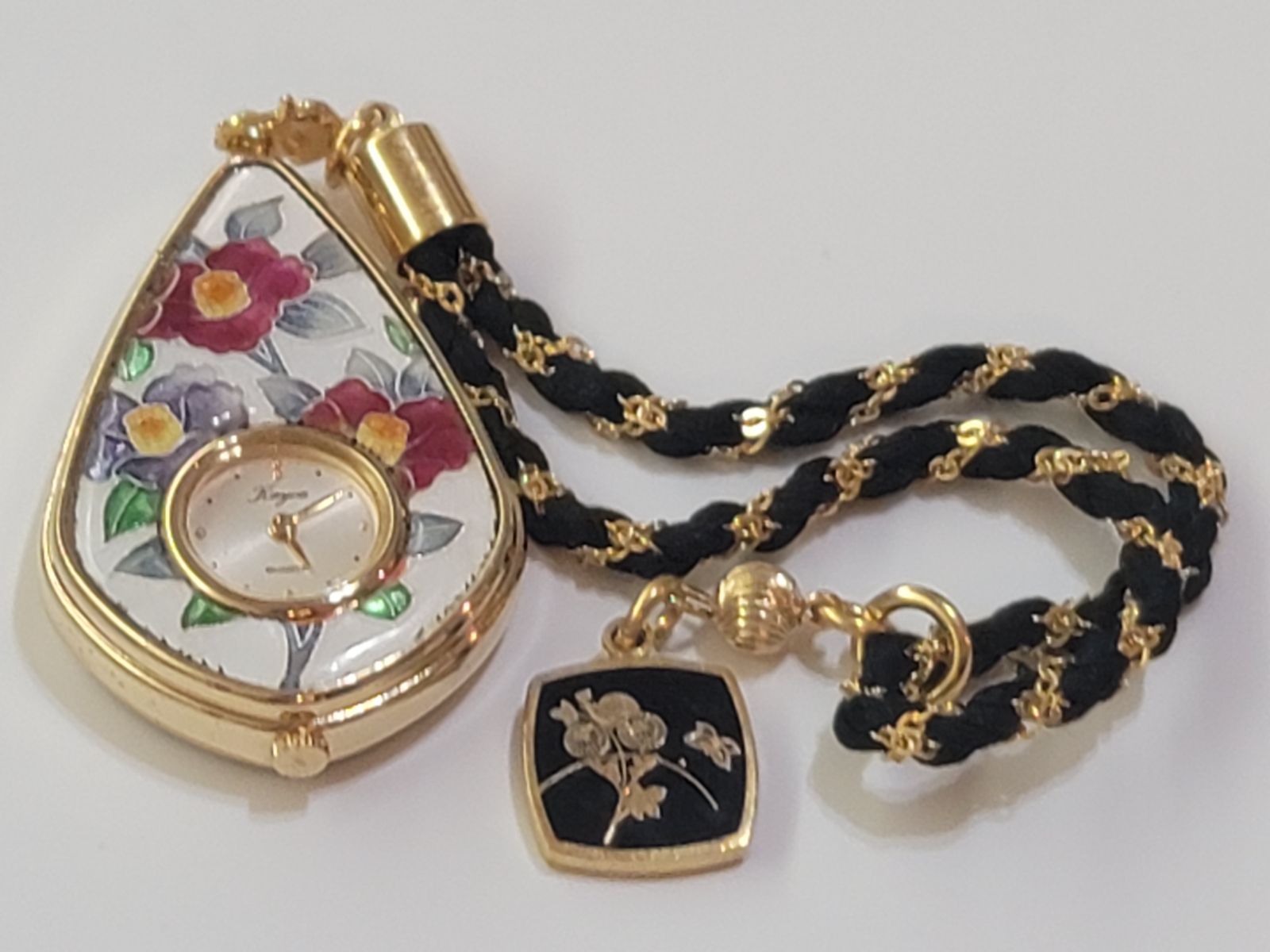 ★【稼働品】Kayou 華陽 京七宝 懐中時計 提げ時計 椿 花柄 エナメル 七宝焼き ゴールド文字盤 和装小物 ペンダントウォッチ アンティーク