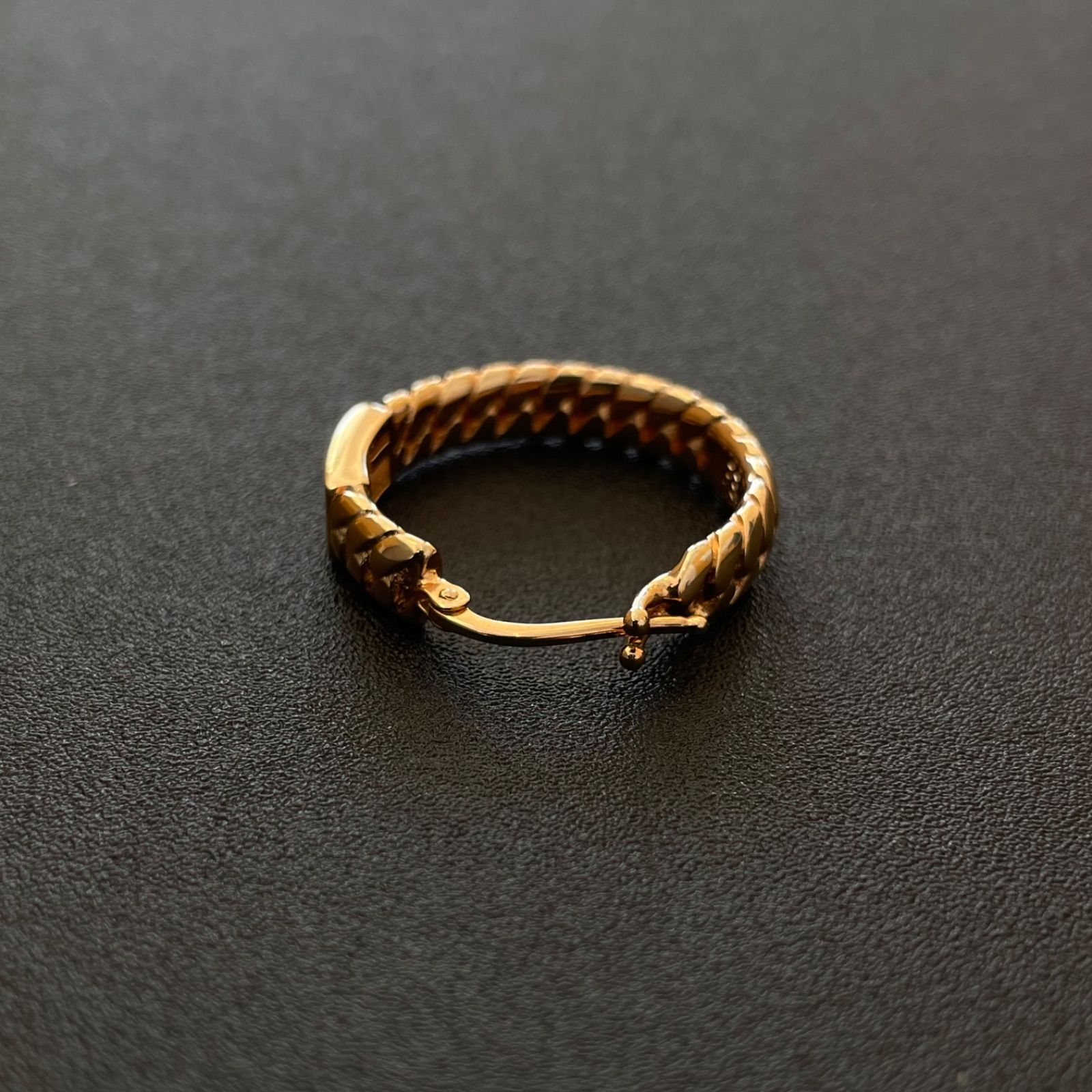 美品 フェンディ FENDI バゲット FFロゴ フープピアス 片耳 ゴールド