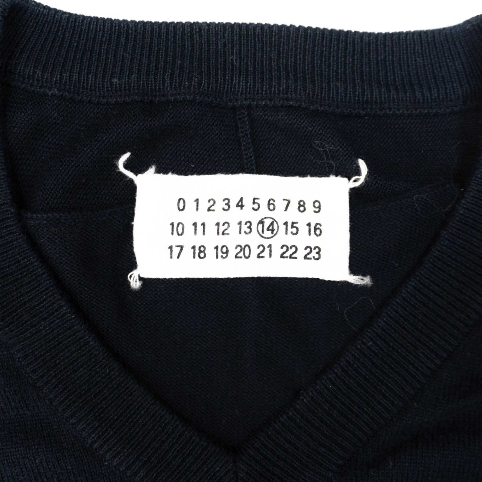 11SS】Maison Martin Margiela 【エルボーパッチ Vネック ニット 11SS】Maison Martin Margiela 【エルボーパッチ Vネック ニット