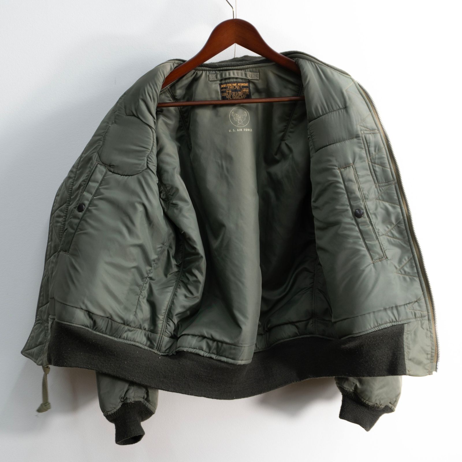 実名復刻/LION UNIFORM】BUZZ RICKSON'S【Type MA-1 フライト
