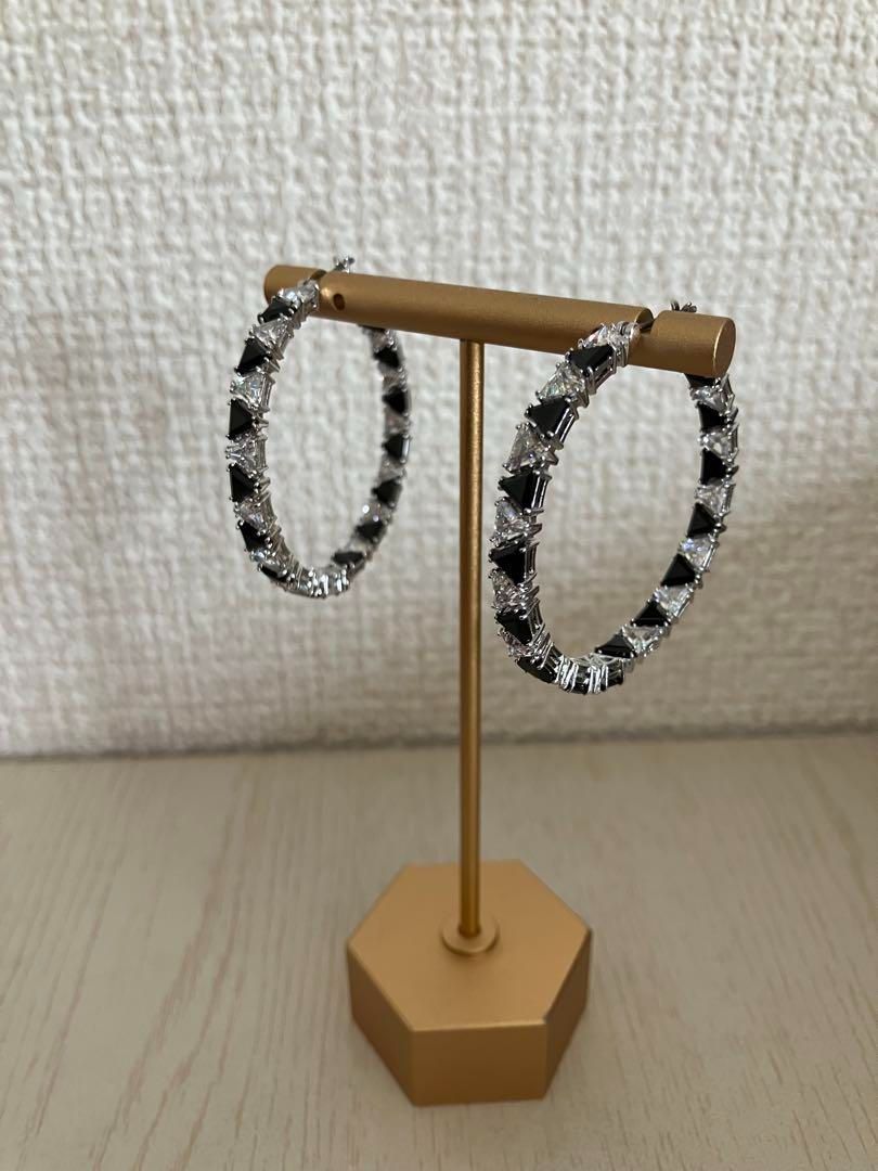 新品 スワロフスキー Swarovski Ortyx フープピアス - メルカリ
