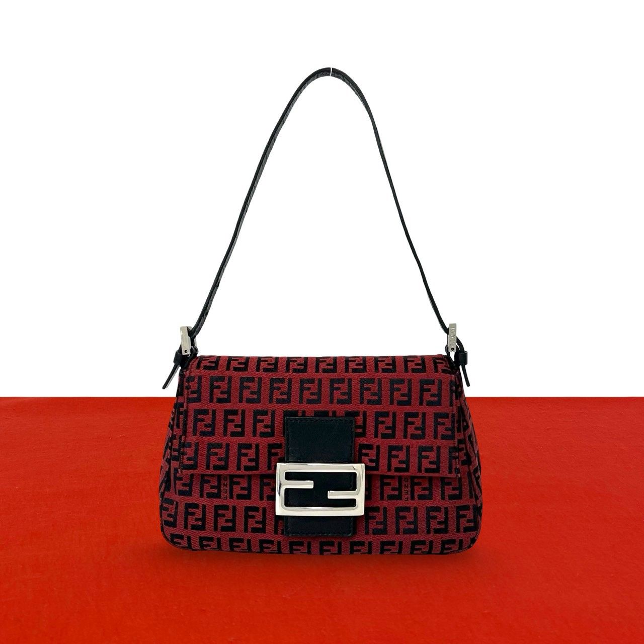 FENDI フェンディ ズッキーノ FFロゴ トートバック 後ろ側 背後 バック