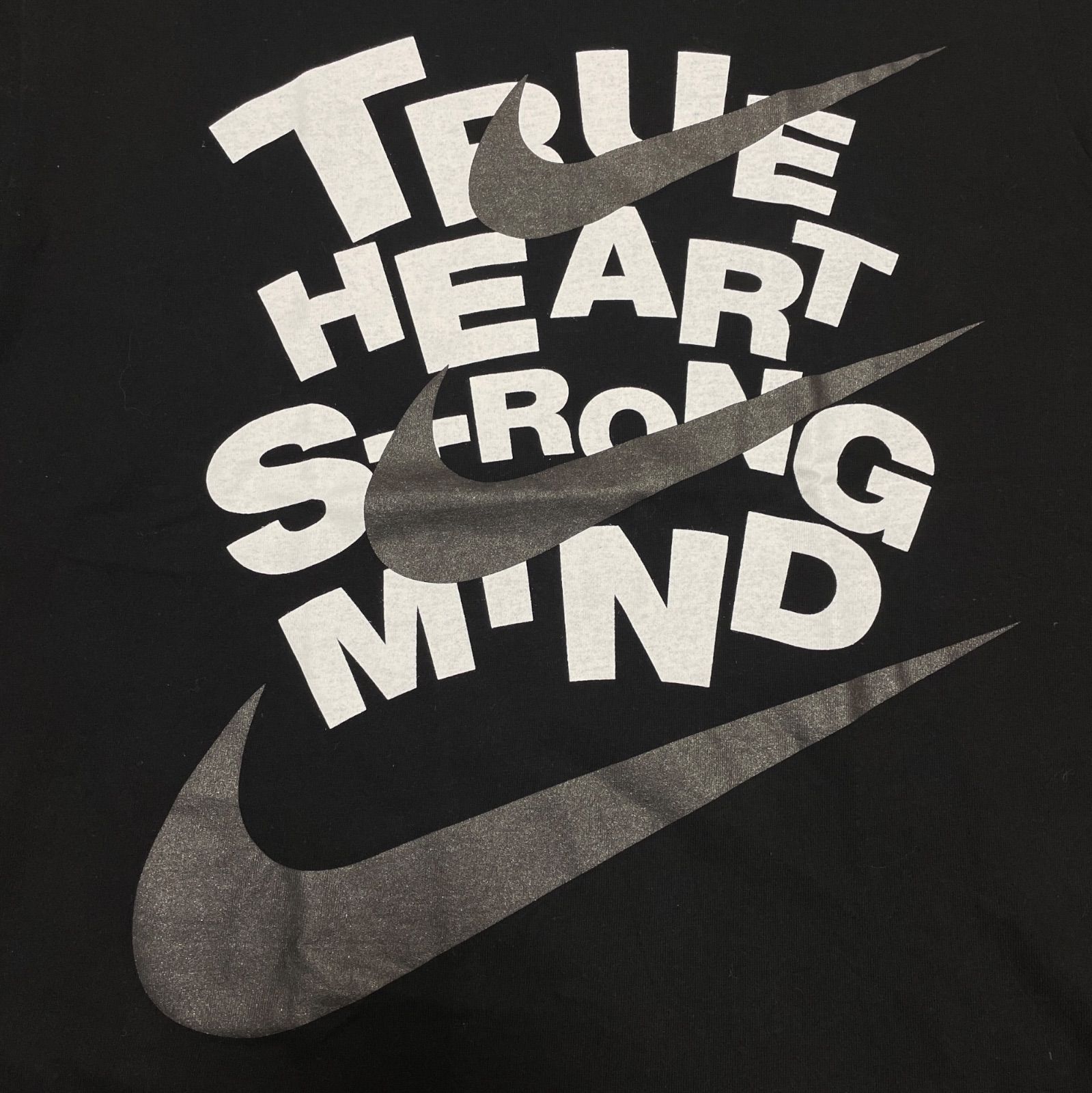 https://assets.mercari-shops-static.com/-/large/plain/2JXEYypUJtWXEWeFc7YXGv.jpg@jpg
