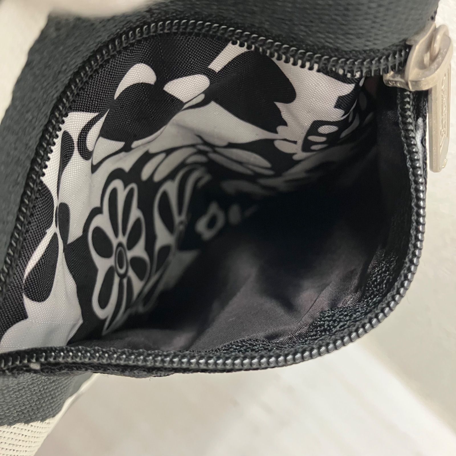 8147 LeSportsac レスポートサック トートバッグ ブラック 黒 ホワイト