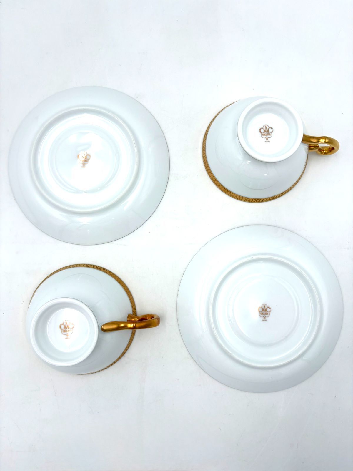 美品】大倉陶園 OKURA 片葉金蝕 カップ＆ソーサー 金彩 2客セット