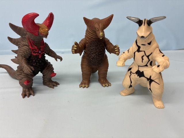 je0925-4 ウルトラ怪獣シリーズ ソフビフィギュア 3点セット - メルカリ