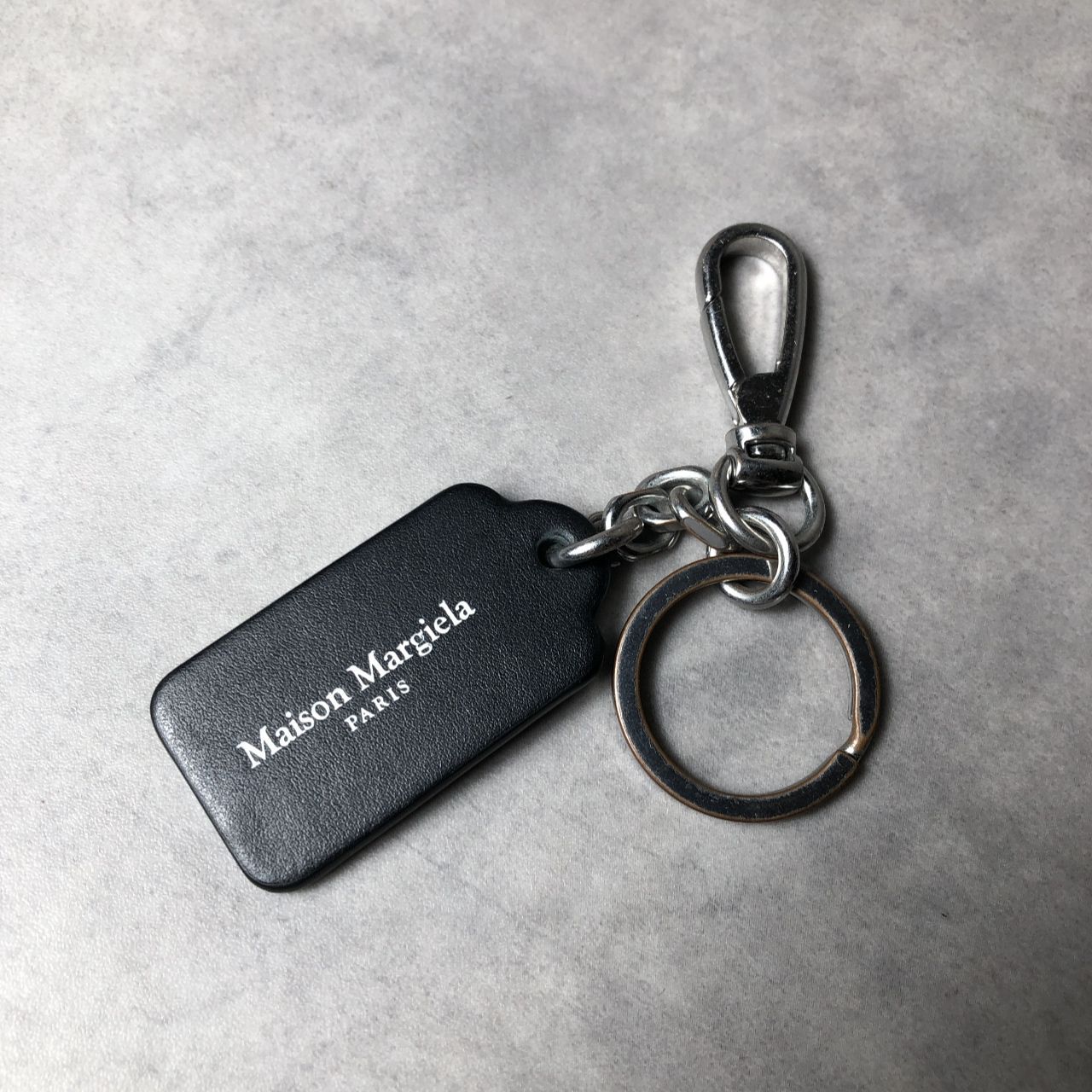 PQ790◇Maison Margiela : 4ステッチレザープレートキーホルダー◇黒