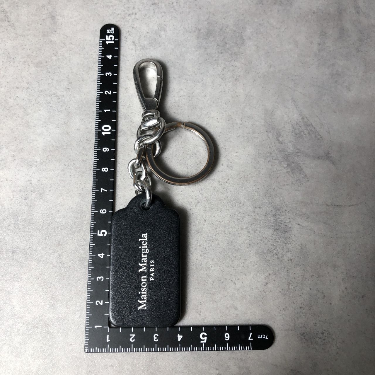 PQ790◇Maison Margiela : 4ステッチレザープレートキーホルダー◇黒