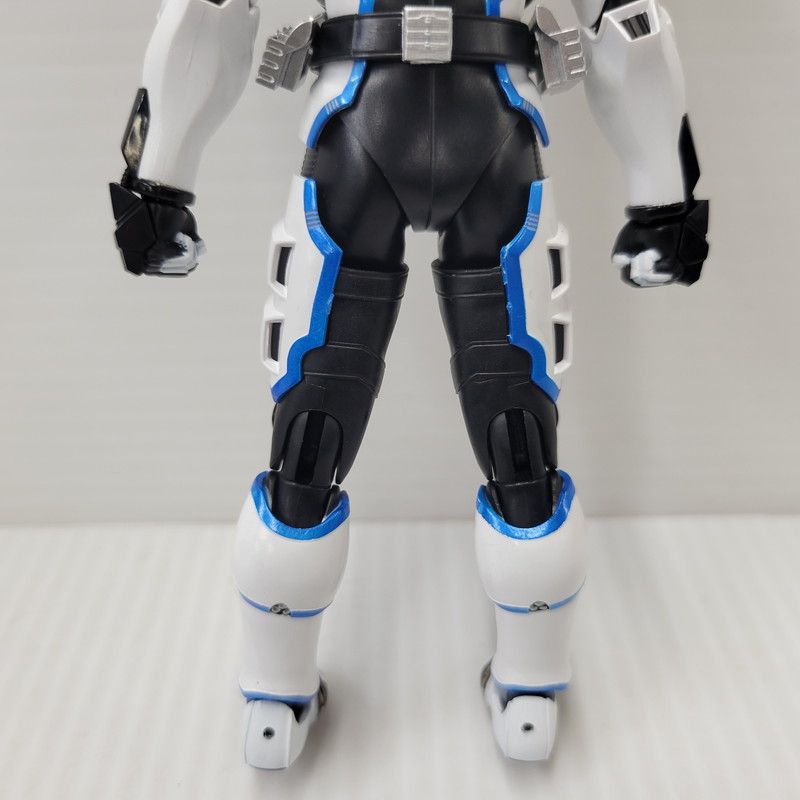 中古品】 S.H.F 真骨彫製法 仮面ライダーイクサ セーブモード バースト