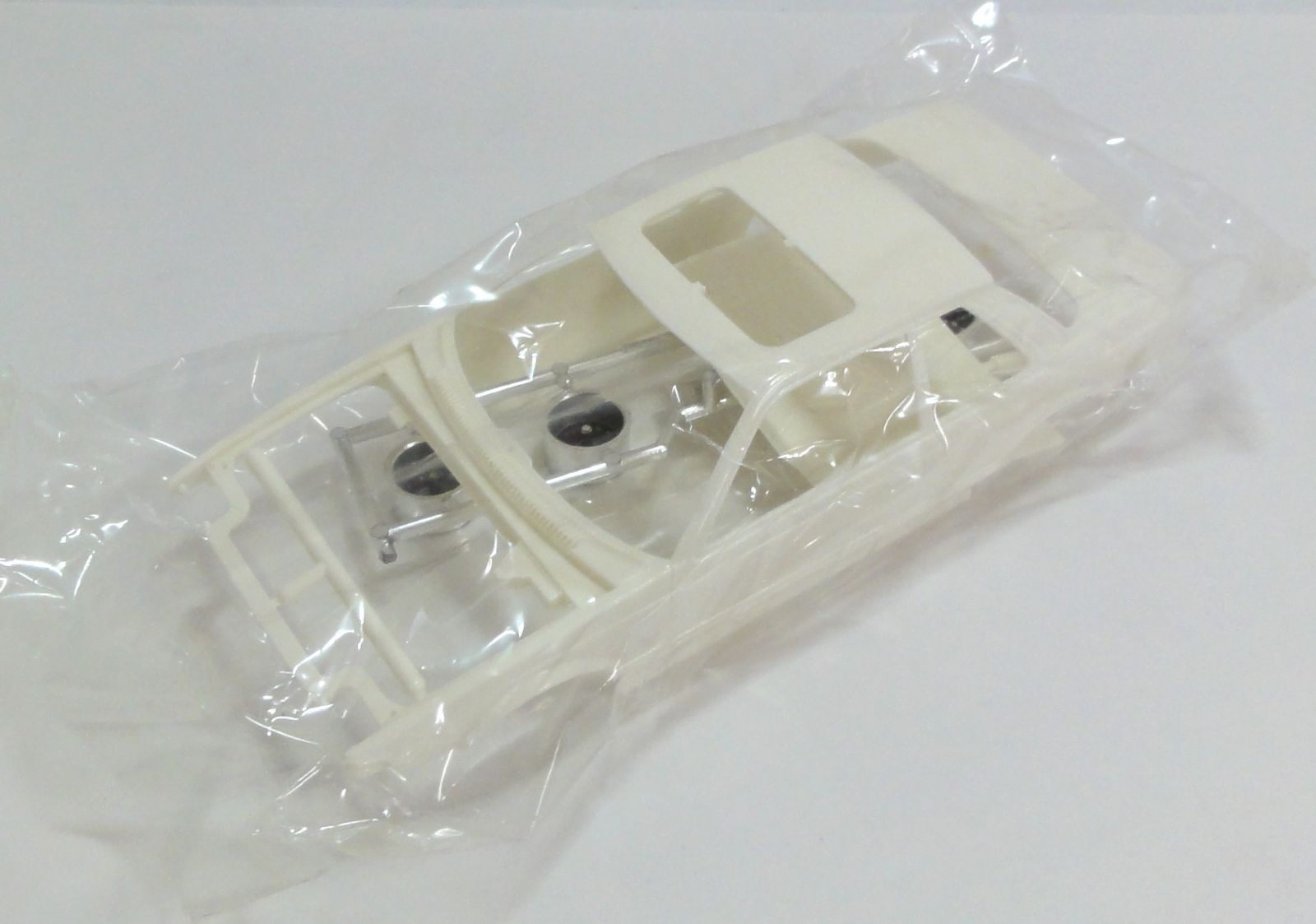 M[宅80]1266 TAMIYA タミヤ 1/24 ホンダ プレリュードXX ディスプレイモデル スポーツカーシリーズ No.32 箱傷みあり 未組立 長期保管品 thumbnail 4