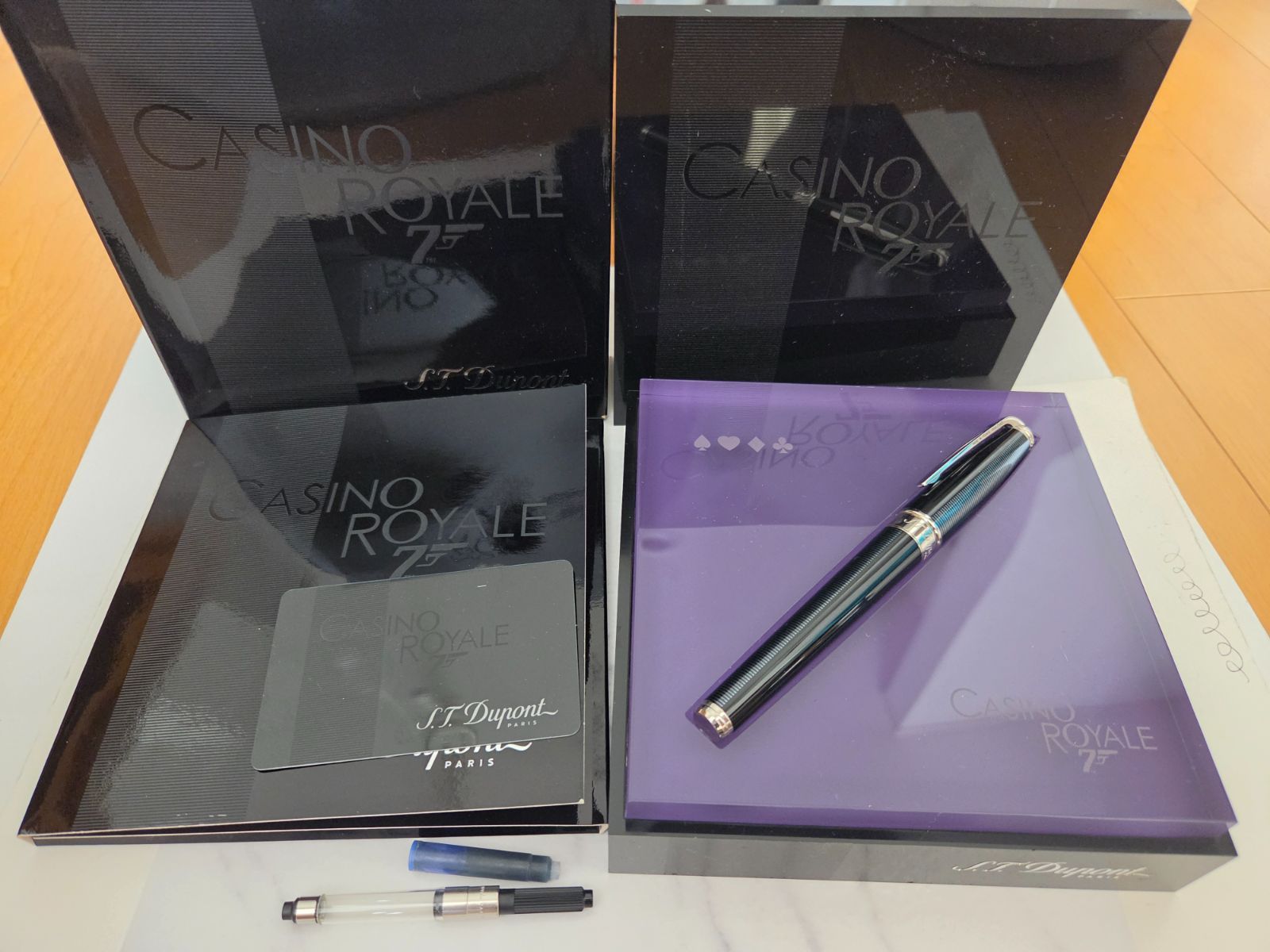希少 S.T. Dupont デュポン 万年筆 007カジノ・ロワイヤル限定 - メルカリ