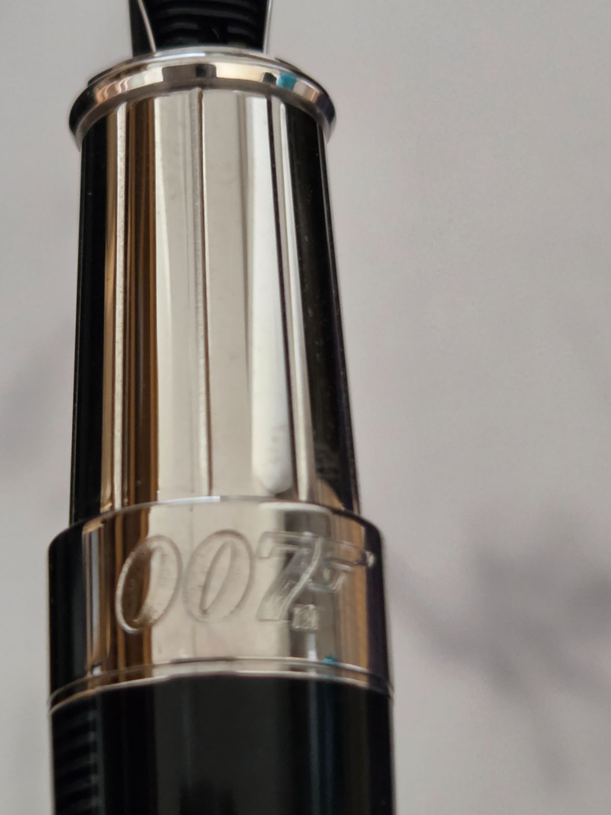 希少 S.T. Dupont デュポン 万年筆 007カジノ・ロワイヤル限定 - メルカリ