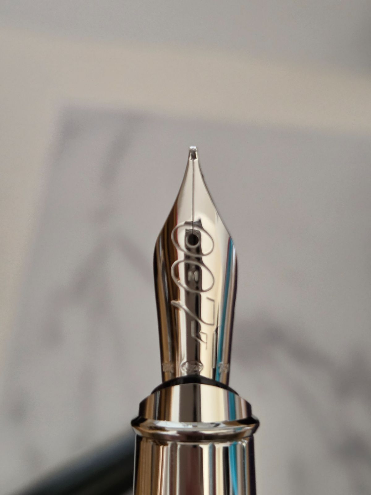デュポン万年筆750 希少 S.T. Dupont デュポン 万年筆 007カジノ・ロワイヤル限定 - メルカリ