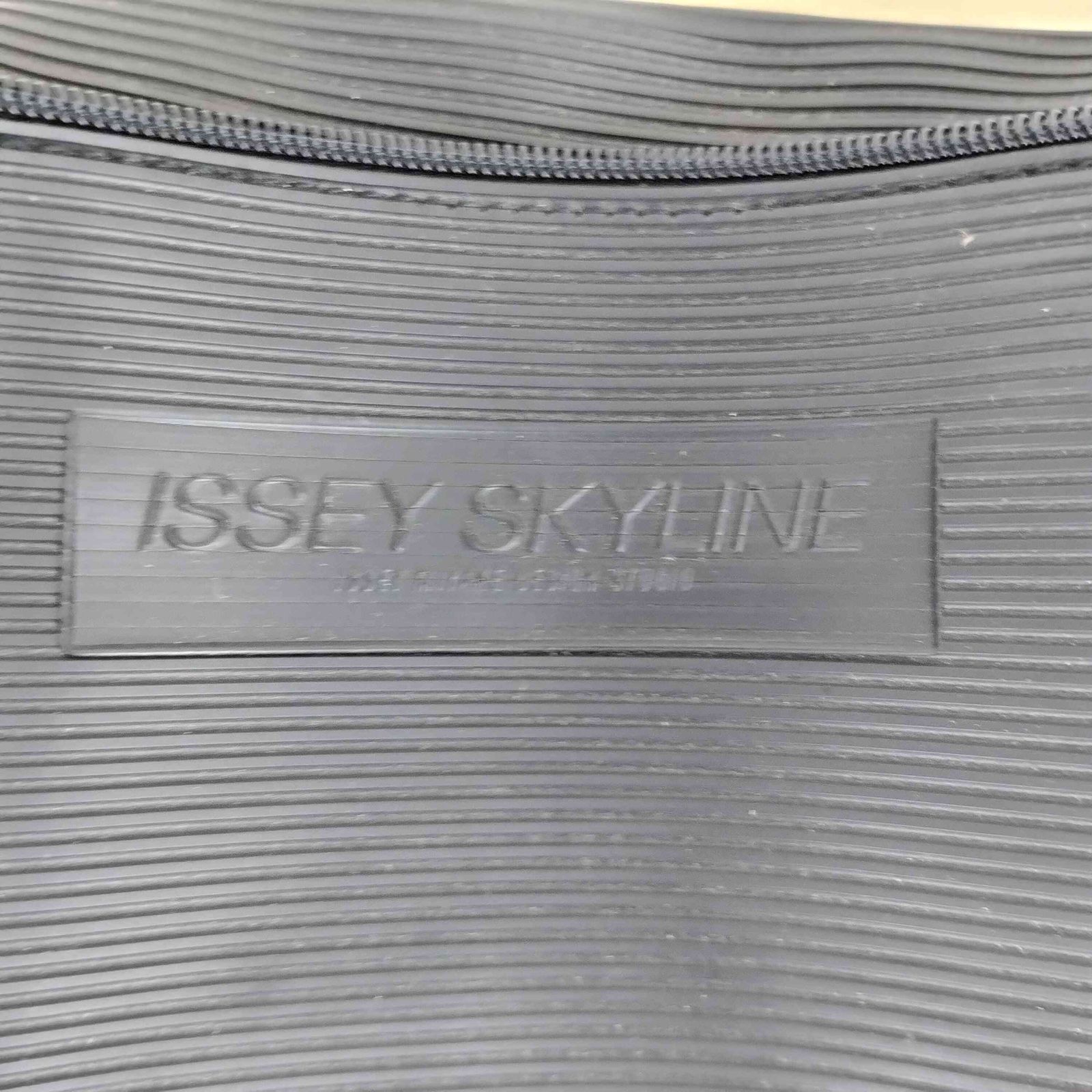 イッセイミヤケ ISSEY MIYAKE ISSEY SKYLINE ウエスト ポーチ メンズ