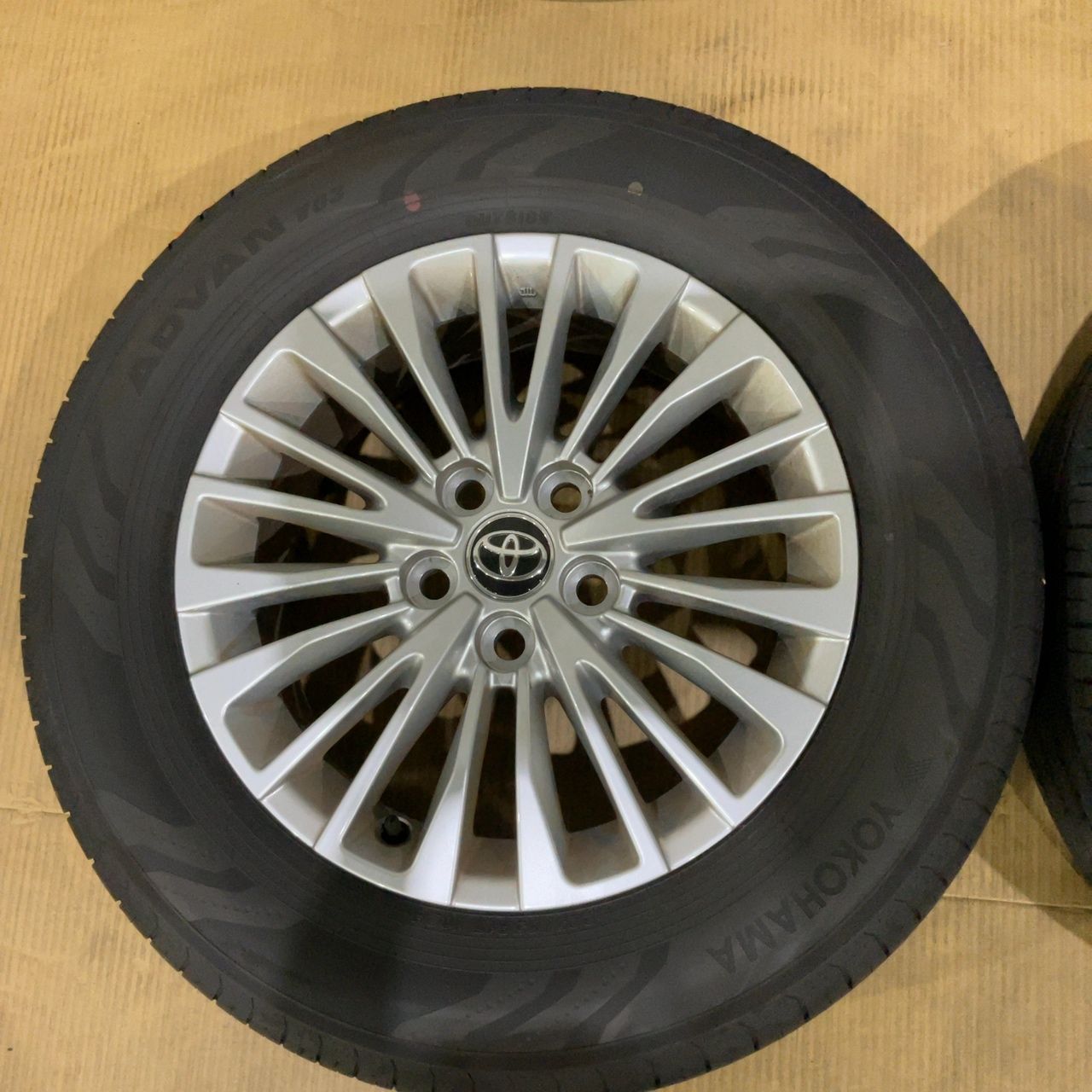 5穴 PCD120 17インチ 6.5J +40 トヨタ 225/65R17 2026年 YOKOHAMA