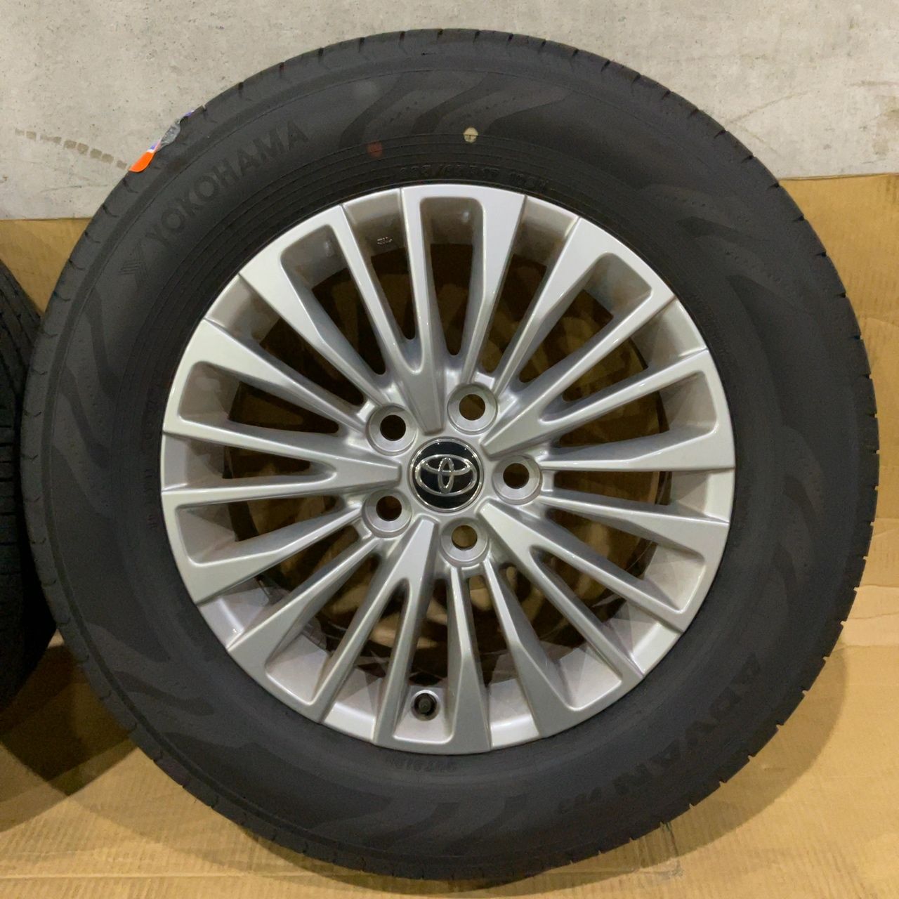 5穴 PCD120 17インチ 6.5J +40 トヨタ 225/65R17 2026年 YOKOHAMA