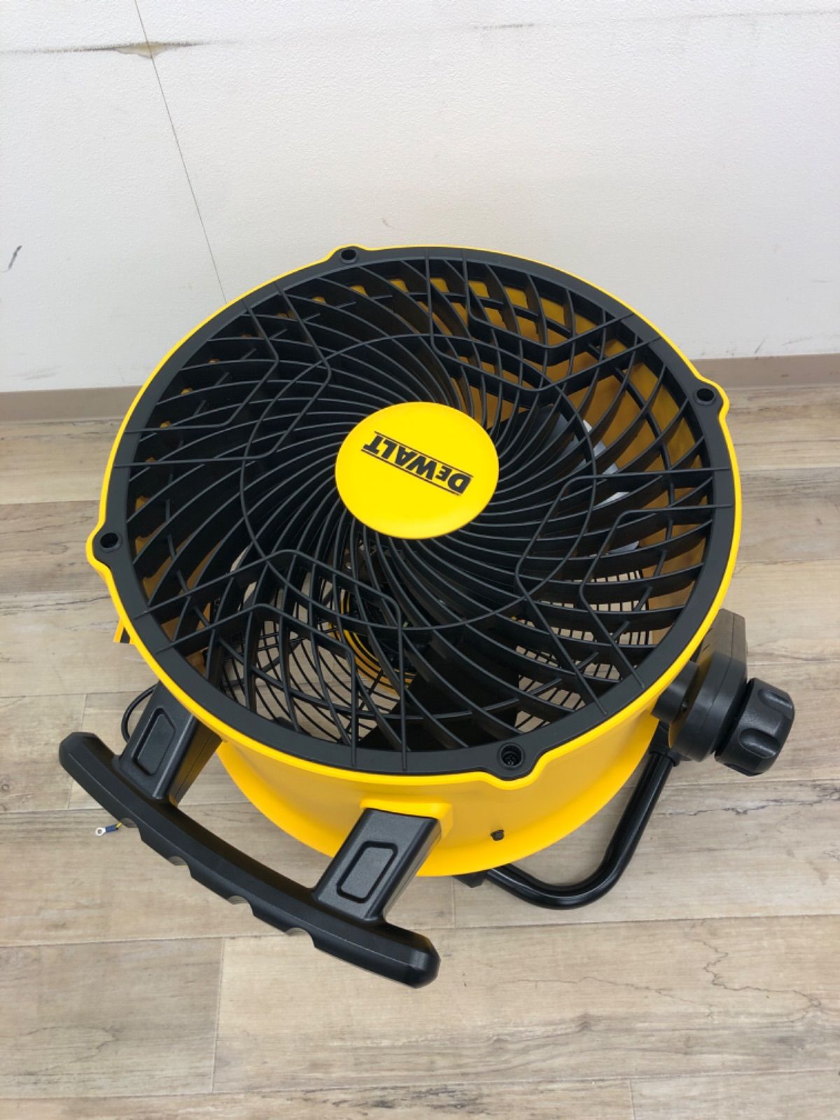 DeWalt 40cm 工場扇 DXF004008 - メルカリ