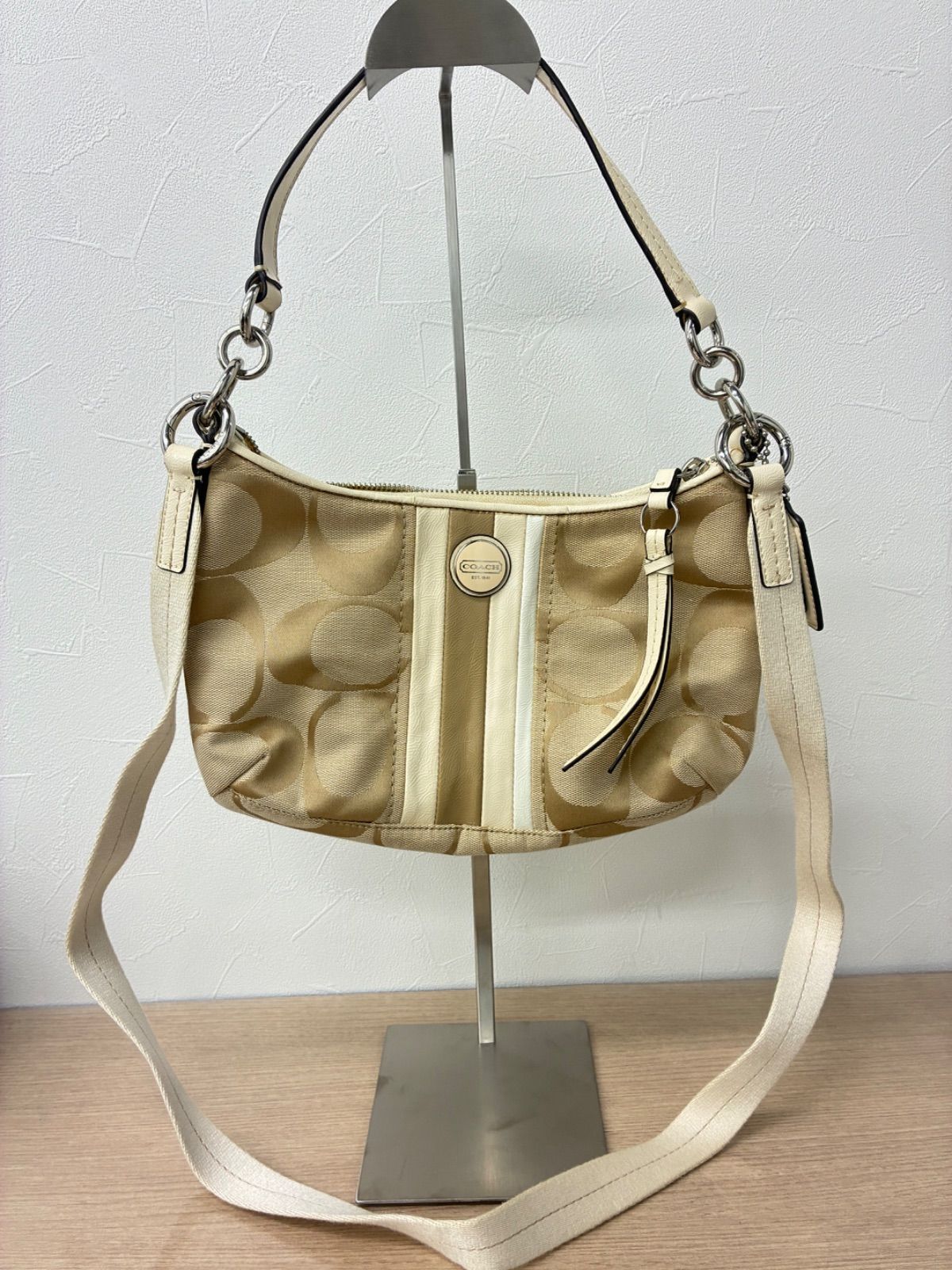 良品】COACH（コーチ）シグネチャー柄2WAYショルダーバッグ - メルカリ