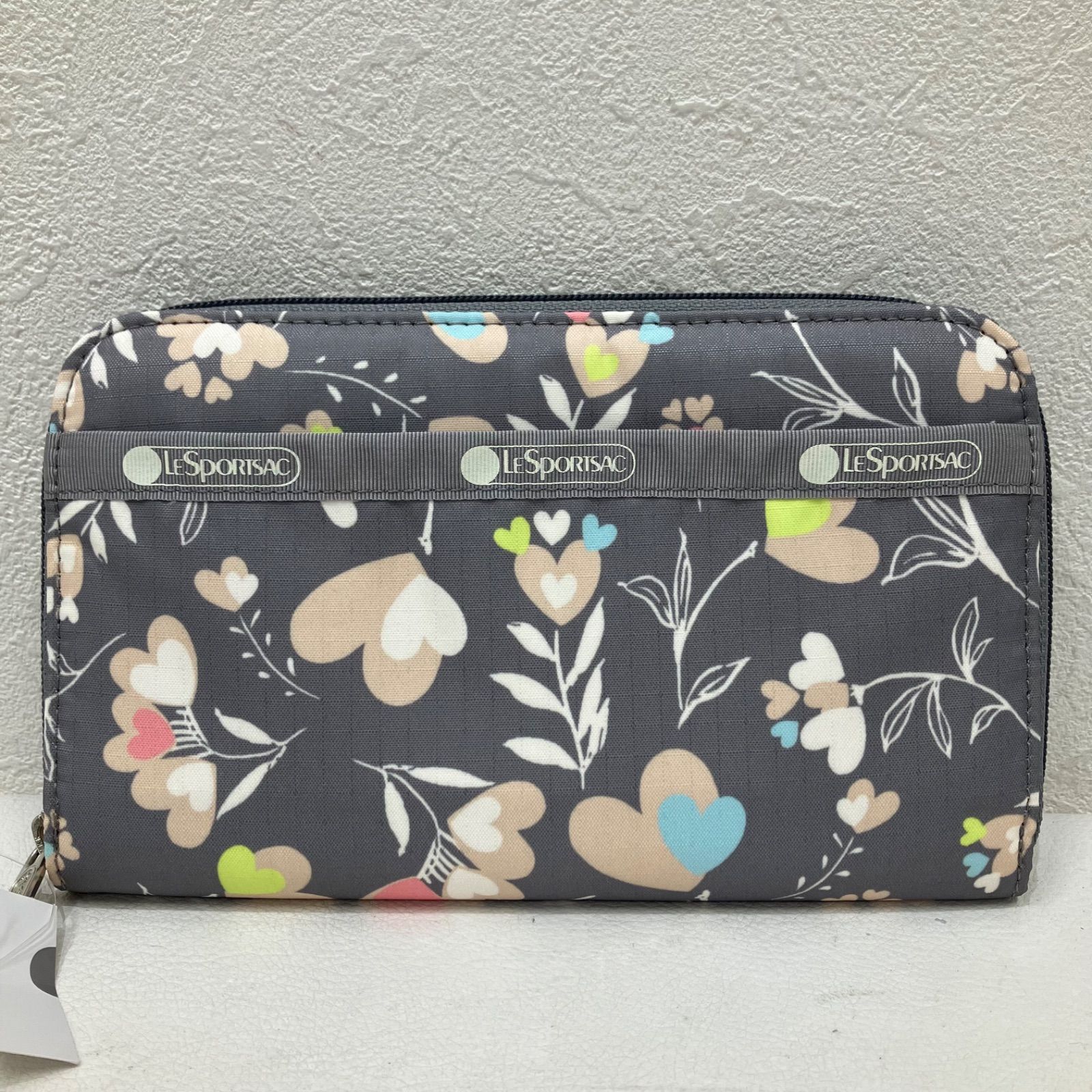 8166 【タグ付き】 LeSportsac レスポートサック 長財布 LILY LOVELY
