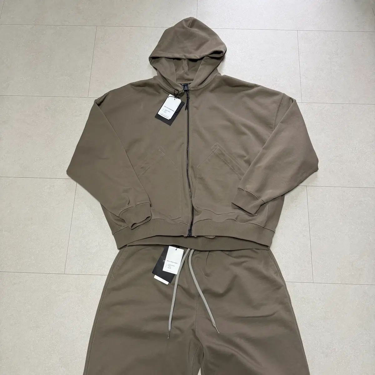 新品 moif ユニセックス スウェット セプアップ