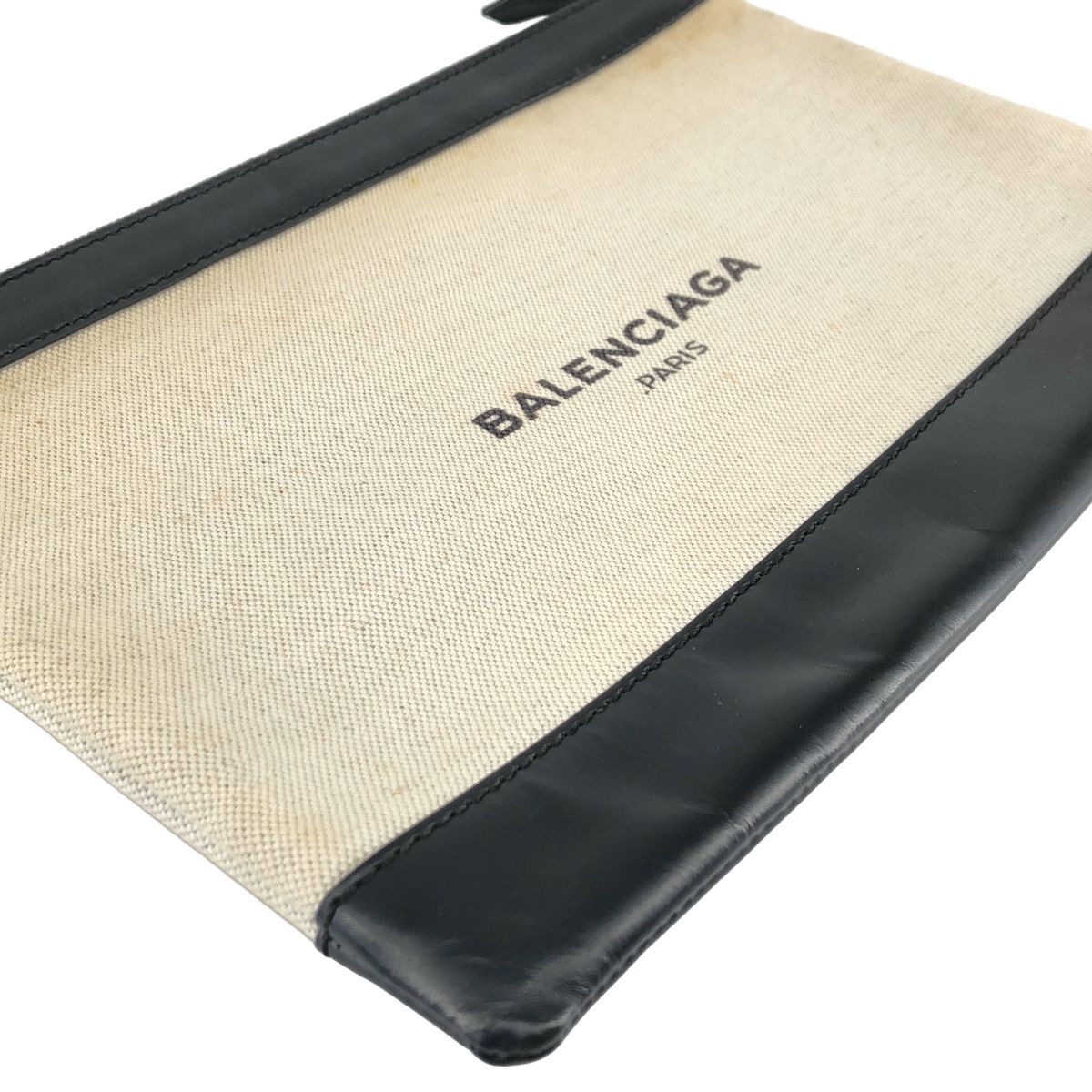 BALENCIAGA クラッチバッグ アイボリー/ブラック BALENCIAGA / バレンシアガ | キャンバス クラッチバッグ | アイボリー
