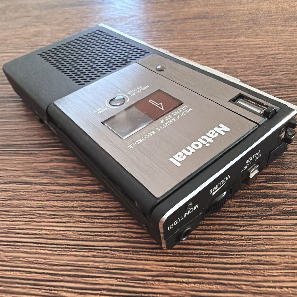 激レア　ナショナル　無線機　通電オッケー 通電のみ○】National RN-Z10 マイクロカセットレコーダー ジャンク